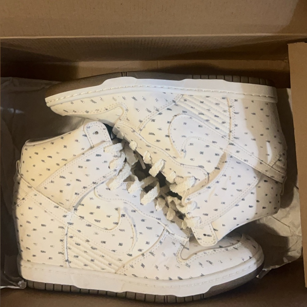 Nike Dunk Sky Hi Wedge Sneaker - Picture 3 of 5